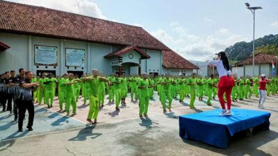 Jaga Kesehatan Dan Kebugaran Tubuh, Lapas Narkotika Nusakambangan Senam Aerobik