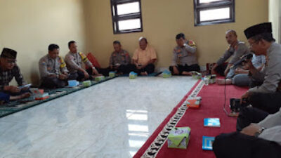 Polsek Pulomerak Yasinan Bersama Warga di Mushola An Nur