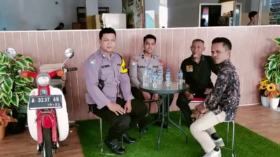 Polsek Serang dan Ditbinmas Polda Banten Lakukan Jum’at Curhat di Pasar Rau