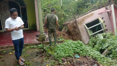 Hujan Deras, Rumah Warga di Malingping Rubuh Akibat Pergerakan Tanah