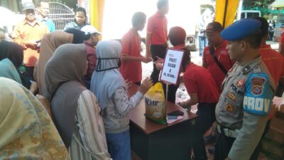 Polsek Malingping Pengamanan Operasi Pasar Murah Di Alun Alun Malingping
