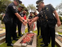 Kalapas Narkotika Jakarta Beserta Jajaran Lakukan Upacara Tabur Bunga dan Ziarah Makam Pahlawan dalam Rangkaian HBP ke-60