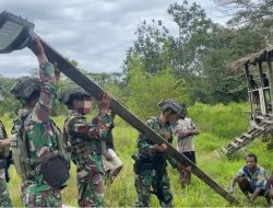 Lampu Solar Cell Satgas Marinir Habema Terangi Sokamu