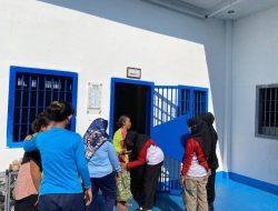 Deteksi Dini Gangguan Kamtib, Kalapas Perempuan Pontianak Pimpin Razia Blok Hunian 