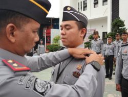 Setingkat Lebih Tinggi Karutan Tangerang Sematkan Tanda Kenaikan Pangkat Kepada 10 Pegawai