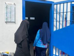Wujudkan Lapas Kondusif, Ka. KPLP dan Tim MINKAMTIB Lapas Perempuan Pontianak Gelar Kontrol Blok Hunian