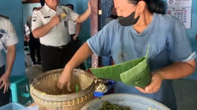 Sarapan Nasi Pecel Bareng, Kalapas Pemuda Madiun Pererat Kebersamaan dan Dukung UMKM Lokal